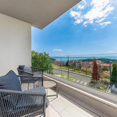 Luxury Adria Makarska - Sea & Mountain View, Whirlpool And Private Parking Apartment *