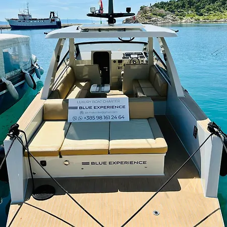 Luxury Adria Makarska - Sea & Mountain View, Whirlpool And Private Parking Apartmán *