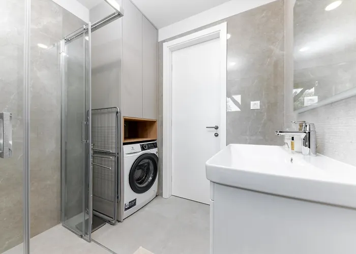 Апартаменты Luxury Adria - Sea & Mountain View, Whirlpool And Free Parking Макарска