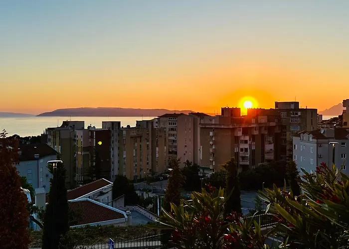 Apartment Luxury Adria - Sea & Mountain View, Whirlpool And Free Parking Makarska