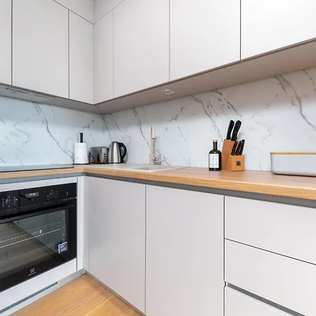 Luxury Adria Makarska - Sea & Mountain View, Whirlpool And Private Parking Апартаменти Макарська