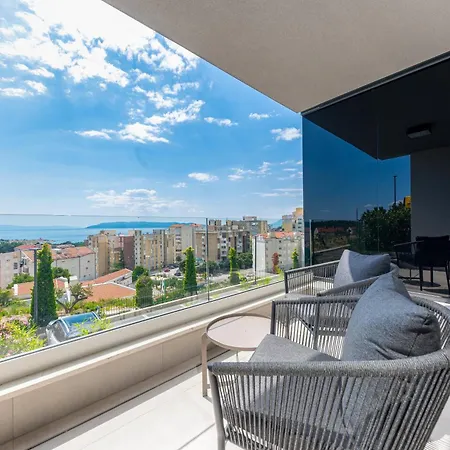 Luxury Adria Makarska - Sea & Mountain View, Whirlpool And Private Parking Апартаменти